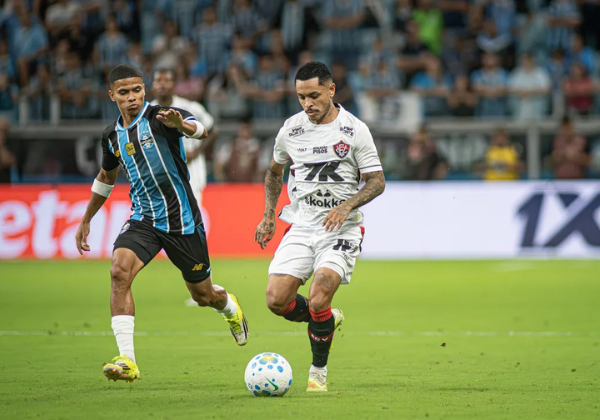 Vitória perde para o Grêmio e sofre terceira derrota no Brasileiro