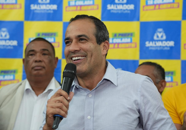 Prefeitura entrega praça requalificada na Liberdade com novos espaços de lazer e esporte