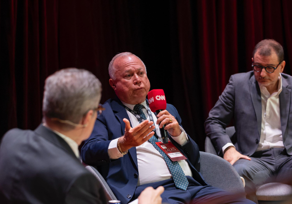 Relator da PEC 6x1 aponta que há espaço para reduzir jornada sem cortar salários