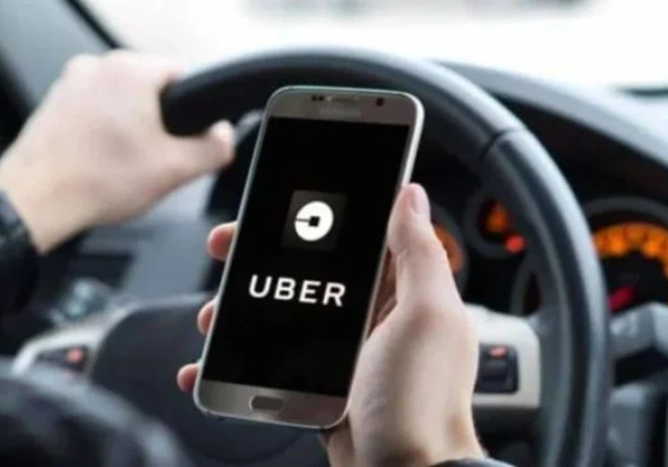 Uber anuncia investimento de US$ 1,25 bi com fabricante para investir em robotáxis até 2031