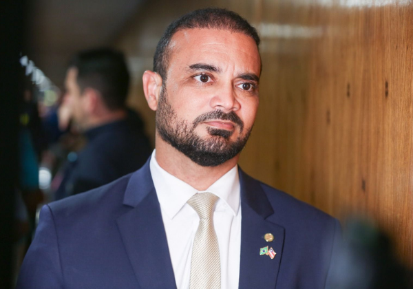 Deputado critica insegurança no país e diz que Lula e Jerônimo são ‘farinha do mesmo saco’