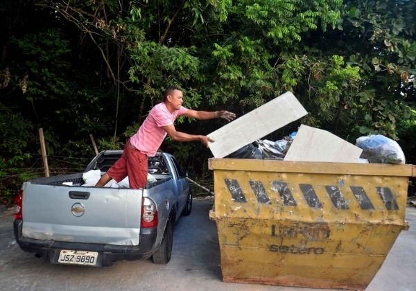 Descarte irregular de entulho causa transtornos na cidade e gera multa; veja onde fazer