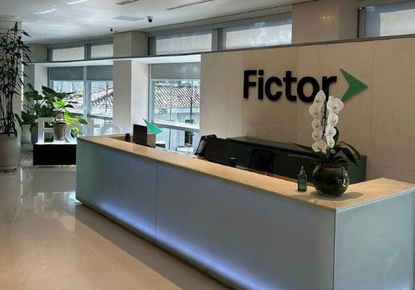 PF faz operação contra sócios da Fictor, que tentou comprar o Master; ação também ocorre na BA