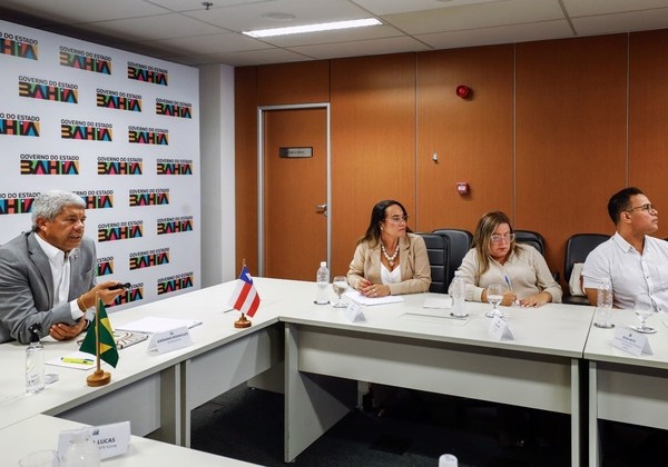 Jerônimo se reúne com prefeita de Araci e discute novos investimentos para o município