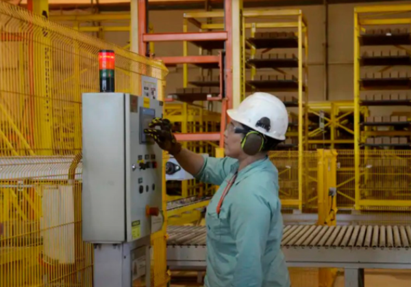 Governo destina R$15 bi a empresas afetadas por crises internacionais