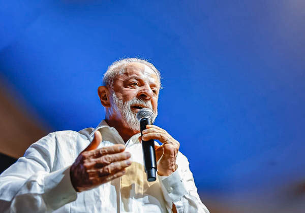 Lula culpa família Bolsonaro por precariedades em hospitais federais no Rio