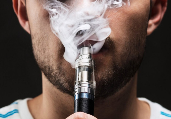 Uso de cigarro cai entre adolescentes na Bahia, mas vape mais que dobra