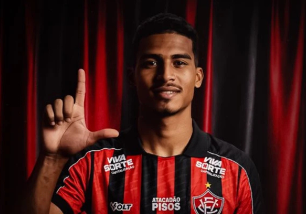 Vitória anuncia contratação de atacante e amplia lista de reforços para a temporada