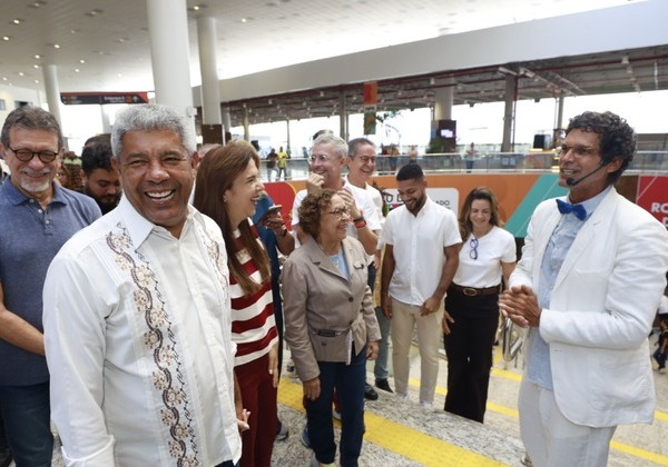 No aniversário de Salvador, governador acompanha apresentação do Neojiba na Nova Rodoviária