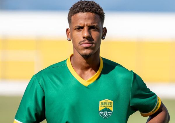 Filho do cantor Flavinho, do Pagod’art, Flávio Jr. assina contrato com o time baiano Barreiras FC