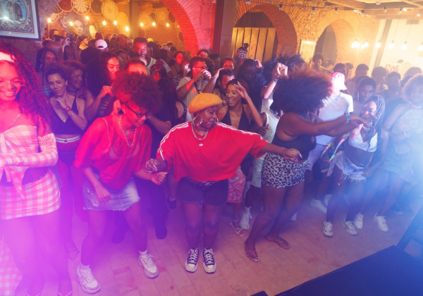 9ª edição do ‘Movimento Boca de Brasa’ reúne 16 mil pessoas na Barroquinha, em Salvador