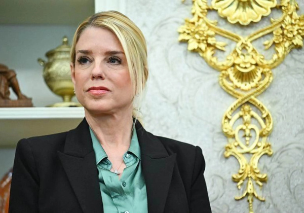 Trump demite procuradora-geral após insatisfação com caso Epstein