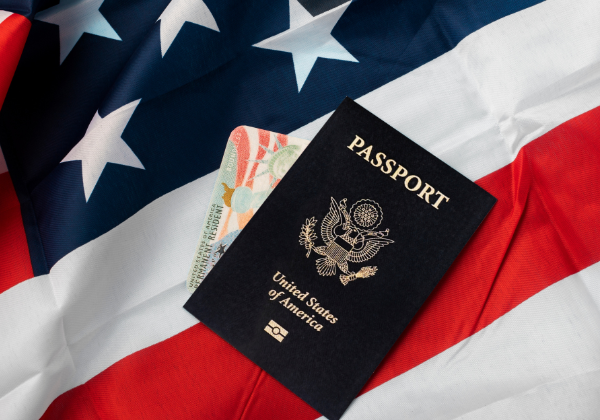 Suprema Corte dos EUA analisa tentativa de Trump de restringir cidadania por nascimento