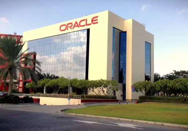 Irã afirma ter atacado data center da Oracle em Dubai, mas porta-voz do país nega