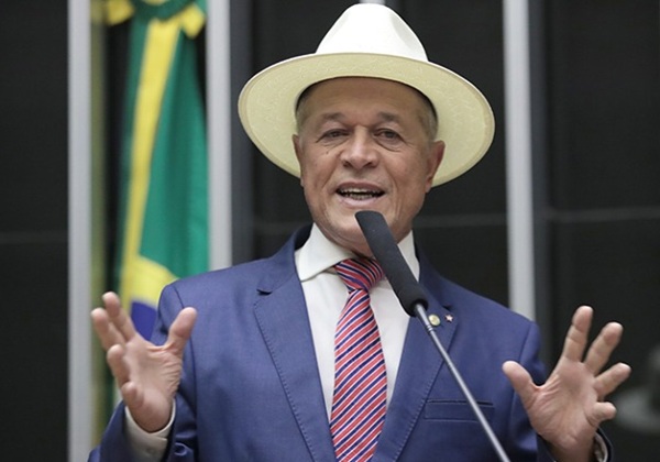 Após nomeação na SDR, deputado federal avalia deixar o PT