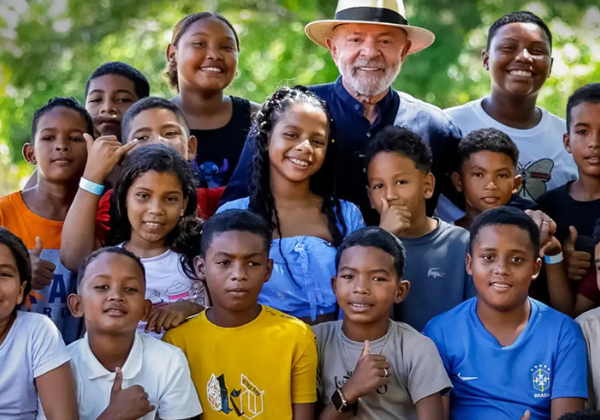 Lula destaca renovação e união entre famílias em mensagem de Páscoa