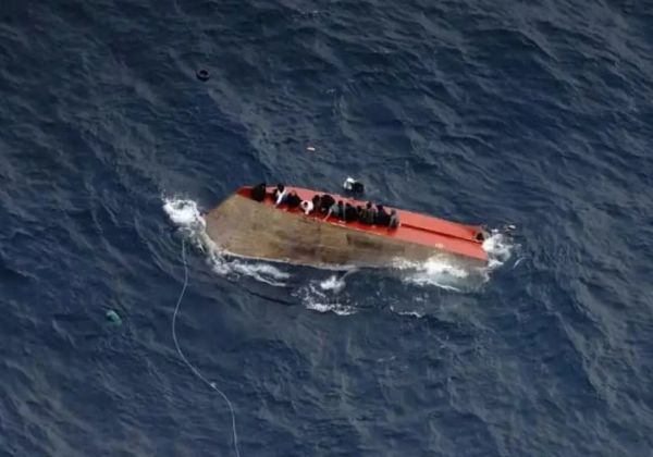 Naufrágio com 105 migrantes no Mediterrâneo deixa desaparecidos e dois mortos
