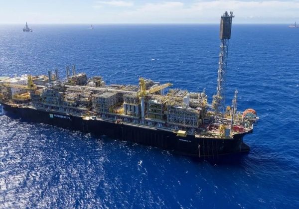 Perspectiva de trégua na guerra no Irã faz petróleo recuar