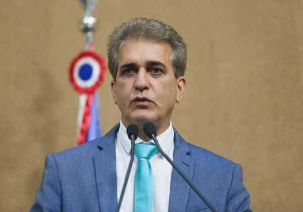 Deputado critica renovação de concessão da Coelba: 'Mais 30 anos de maus serviços'