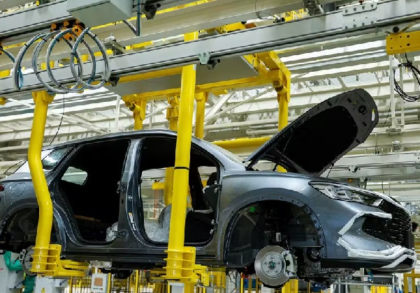 Produção de carros no Brasil cresce 35,6% em março e retoma patamar pré-pandemia