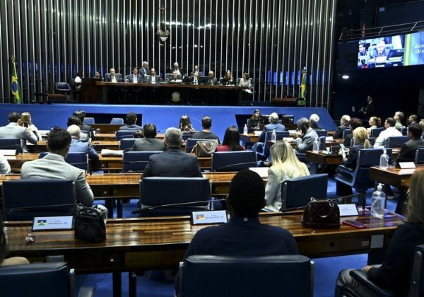 PEC que proíbe aposentadoria compulsória a juízes e militares como punição é aprovada