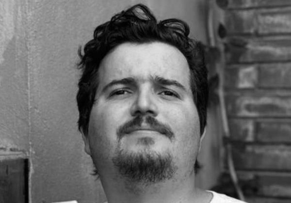 Artista baiano expõe obras durante o Abril Azul no Salvador Shopping