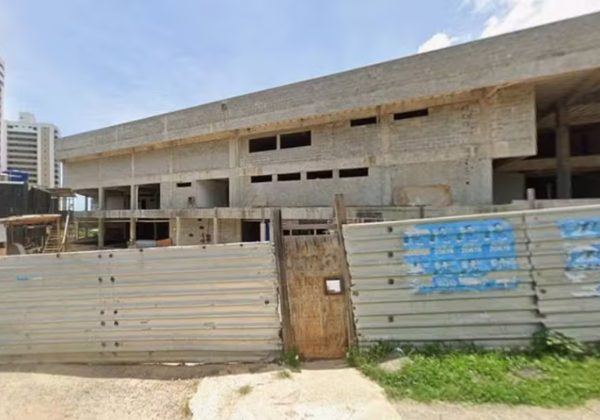 Escola para crianças com autismo segue com obras paradas anos após prazo de entrega em Salvador