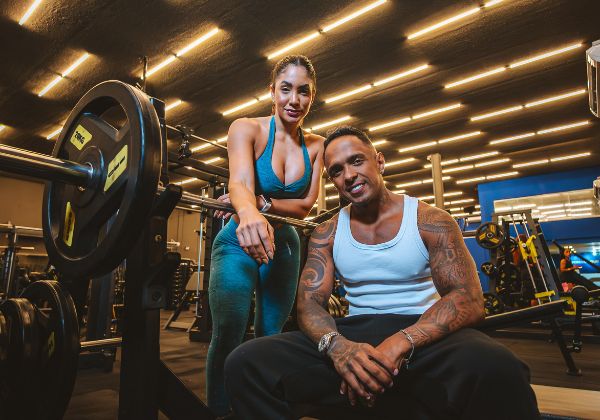 Bruno Magnata e La Fúria se reinventam ao lançar 'Cavalona', com direito a novela de IA e clipe irreverente