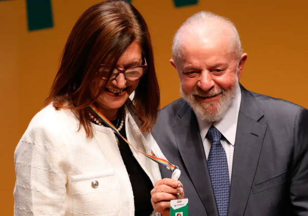 Petrobras vai devolver receita extra de leilão de gás criticado por Lula