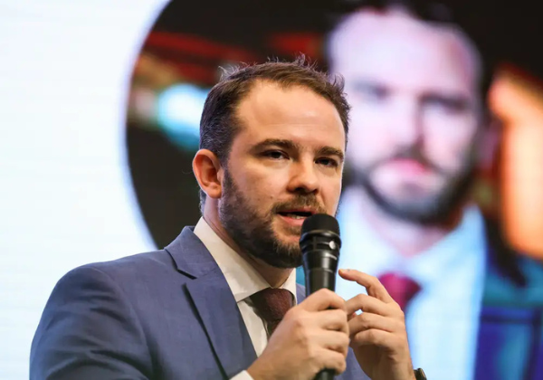 Ministro da Fazenda inicia agenda internacional nos EUA e na Europa