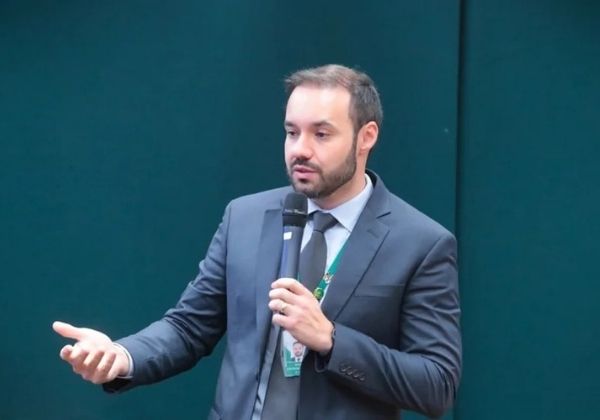 Diretor da Câmara faz R$ 23 mil de hora extra com trabalho aos fins de semana