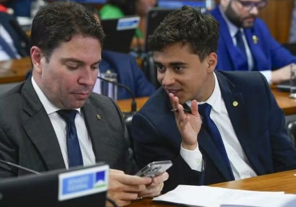Nikolas Ferreira diz estar 'em oração' por Ramagem após prisão nos EUA