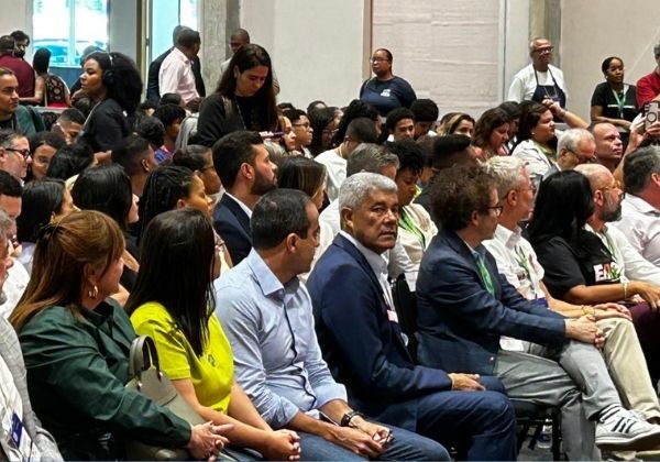 Em nova troca de farpas, Jerônimo cobra Bruno para 'adiantar' liberação de residencial