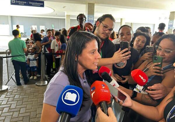 ‘Querem desconstruir o que foi construído para o povo’, diz ex-secretária estadual sobre grupo de ACM Neto