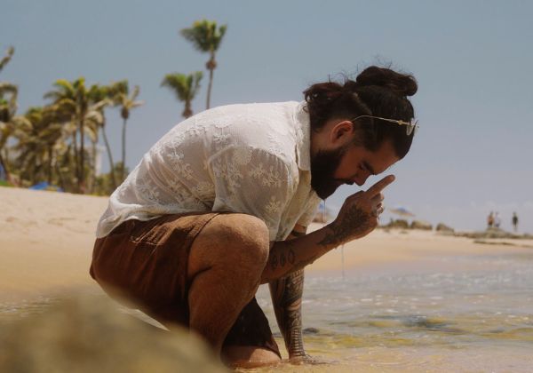 DiDengo ultrapassa 400 mil visualizações com clipe 'Praia'