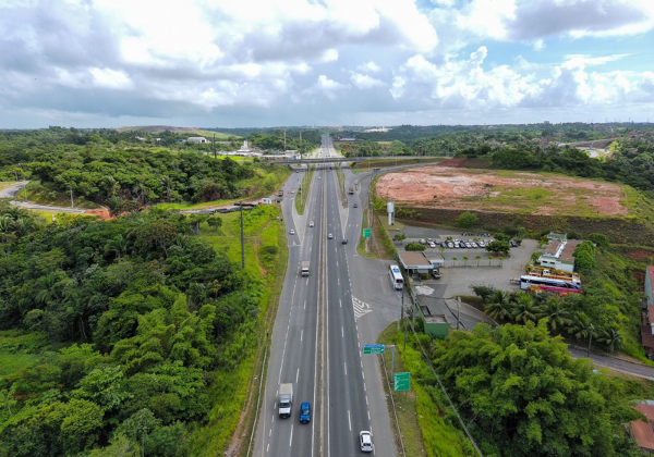 Feriado de Tiradentes deve levar mais de 600 mil veículos às rodovias BA-093 e BA-099