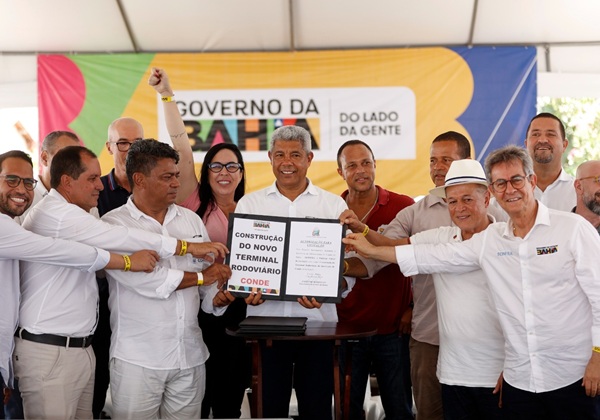 Governo entrega escola e anuncia pacote de obras em mobilidade e saúde para Conde