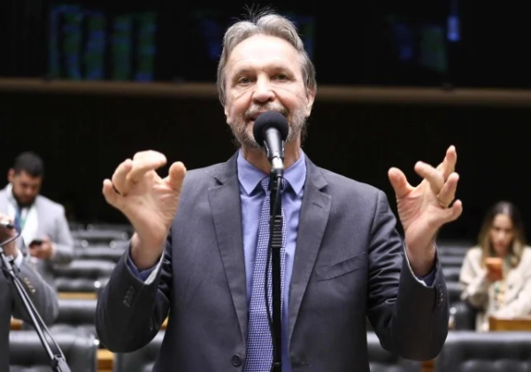 Governo prioriza projeto de lei e minimiza avanço de PEC sobre escala 6x1