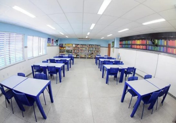 Pé na Escola é protótipo de ACM Neto para privatizar o ensino público na Bahia, diz deputado