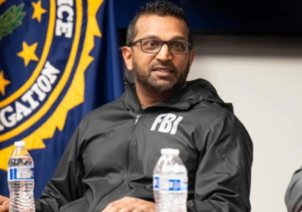 Diretor do FBI ameaça processar revista após reportagem sobre conduta e gestão