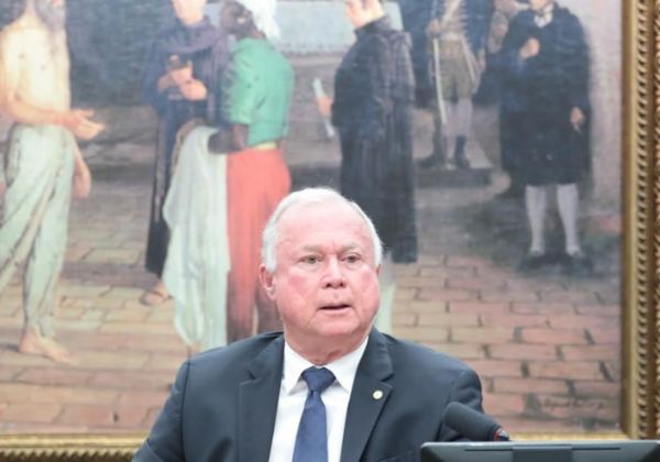 Deputado critica jornada da escala 6x1 e diz que modelo penaliza quem mais trabalha