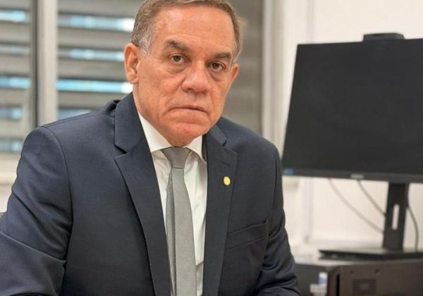 Deputado ironiza anúncios de apoio a Jerônimo: 'Daqui a pouco a Bahia tem mais de mil cidades'