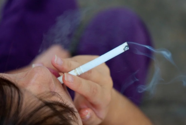 Deputado quer proibir cigarros para quem nasceu depois de 2009