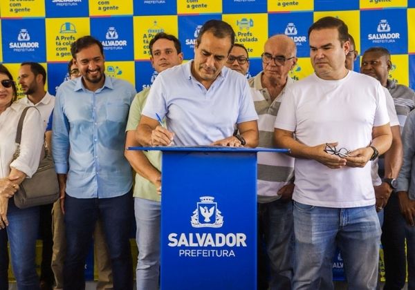 Prefeito assina ordem de serviço para obras de parque linear no Imbuí