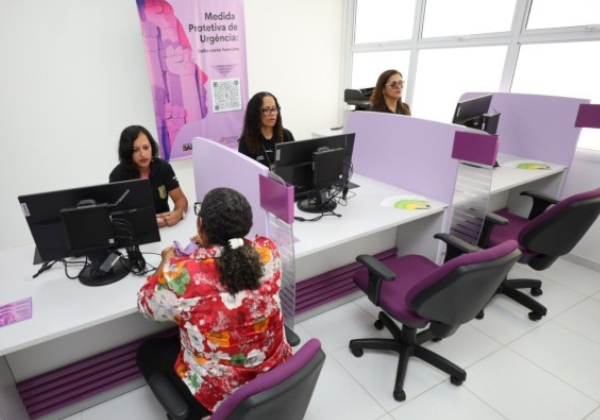 Governo abre vagas para Secretaria das Mulheres com salários de quase R$4mil