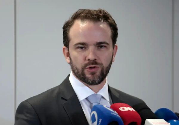 Novo Desenrola permitirá uso do FGTS para renegociação de dívidas, anuncia ministro