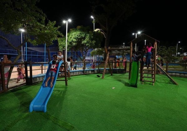 Prefeitura entrega praça requalificada em Paripe com opções de lazer para moradores do Subúrbio