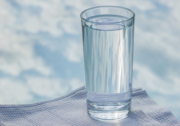 Projeto prevê que bares e restaurantes ofereçam água filtrada de graça