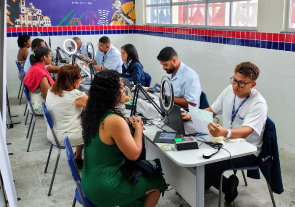 SAC adia emissão da nova carteira de identidade em shopping de Salvador