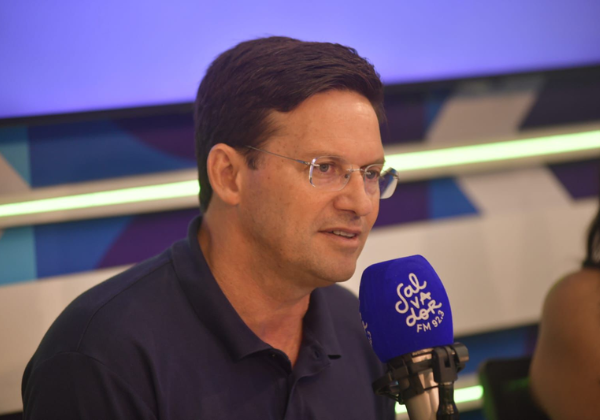 João Roma aponta crescimento de Flávio Bolsonaro e critica gestão do PT na Bahia